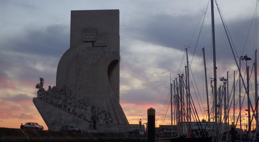 Monument der Endecker direkt am Hafen