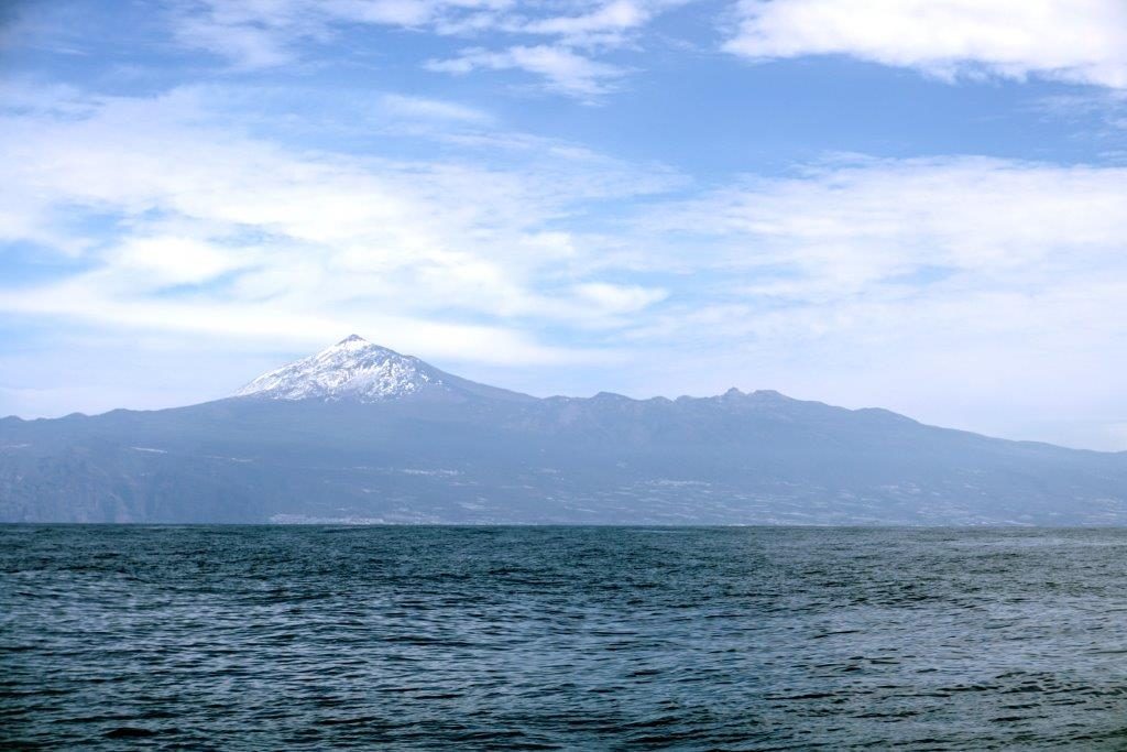 Ein letzter Blick auf den schneebedeckten Teide