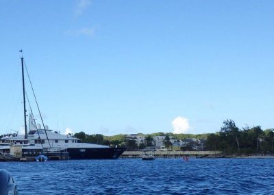 Megayacht im Hafen